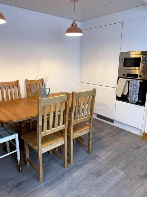 3 Bedroom Terrace Holiday Home Great Torrington Buitenkant foto